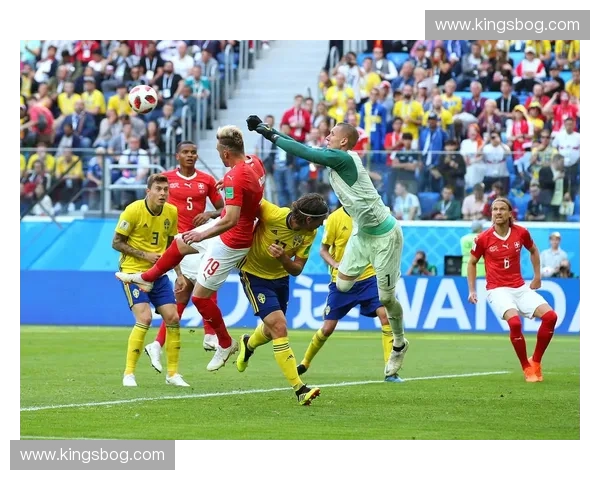 欧洲杯与世界杯：足球盛宴背后的历史传承与文化碰撞